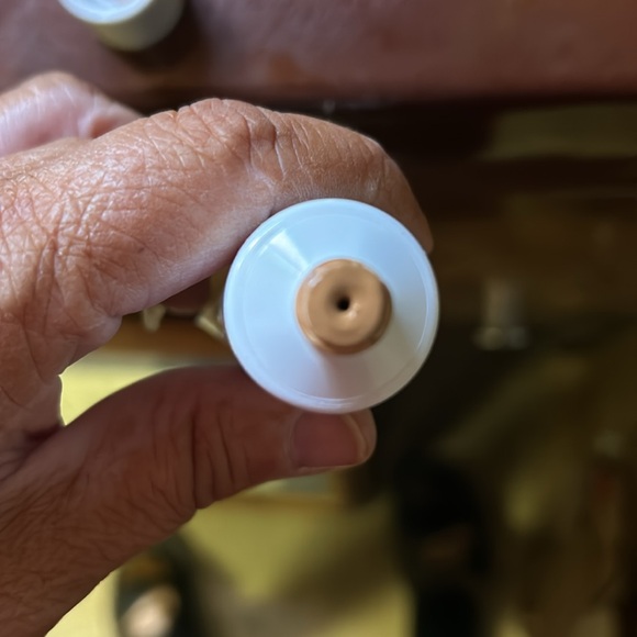 NIB MARY KAY MEDIUM COVERAGE FOUNDATION IN BRONZE - Picture 4 of 6